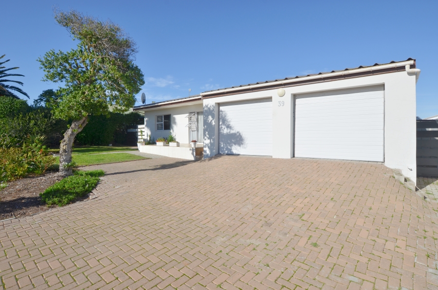 3 Bedroom Property for Sale in Yzerfontein Western Cape